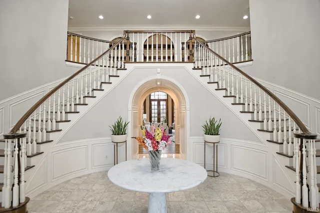 $859,700 | 1101 Suwannee Drive, Evansville, IN 47725