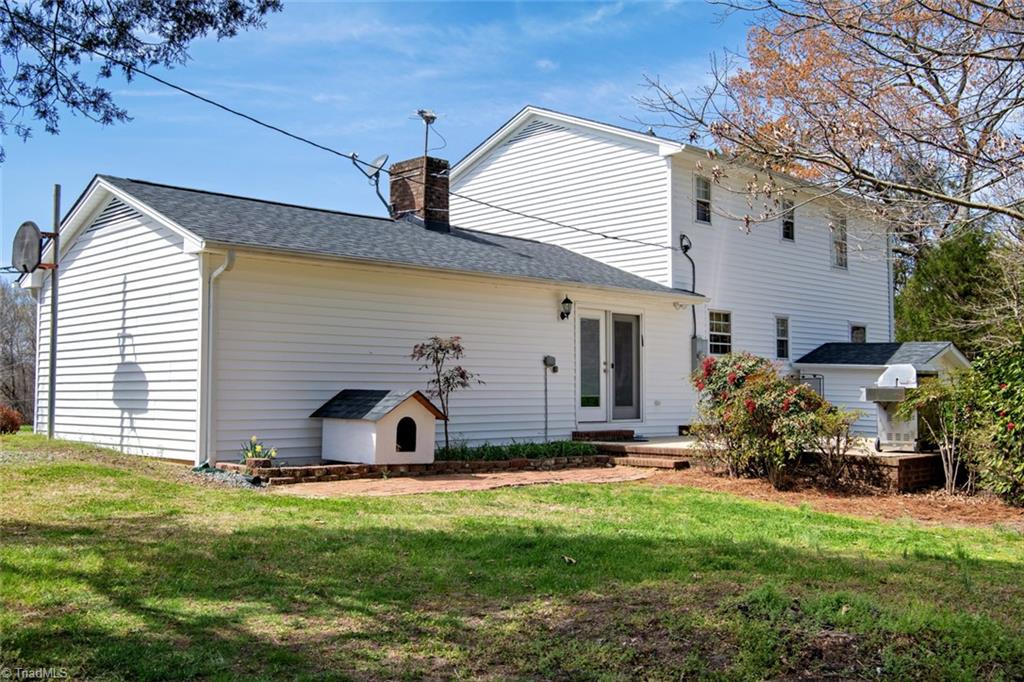 623 Stoney Creek Church Road Burlington, NC 27217 - Photo 11 of 37