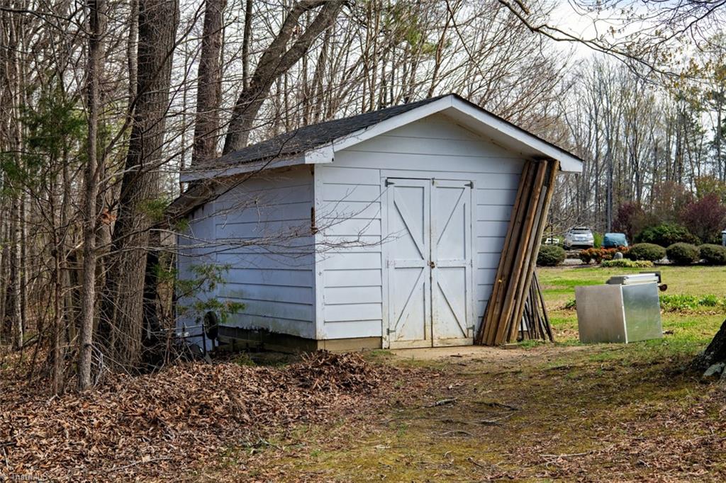 623 Stoney Creek Church Road Burlington, NC 27217 - Photo 14 of 37
