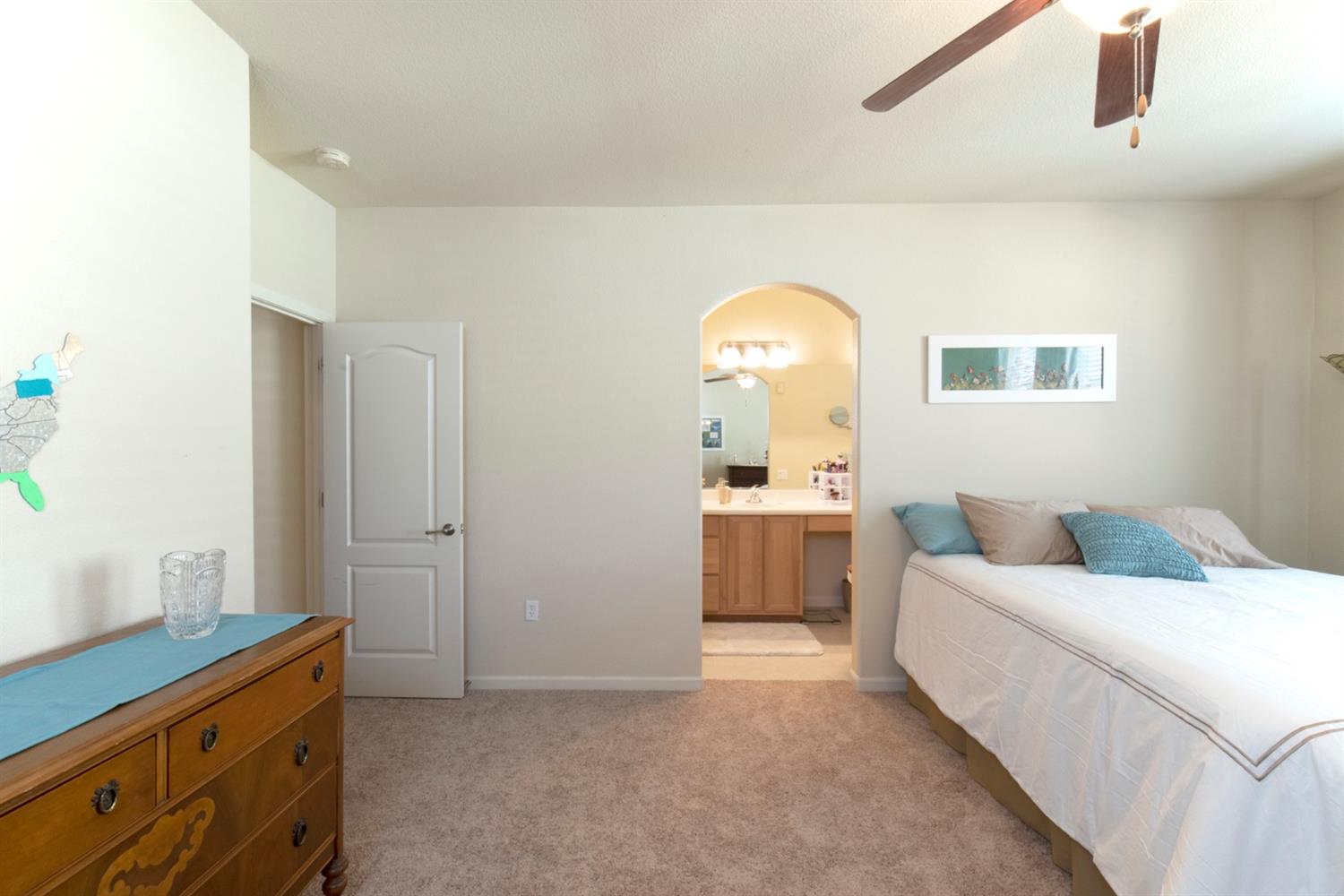 344 Raphael Lane Clovis, CA 93611 - Photo 11 of 20