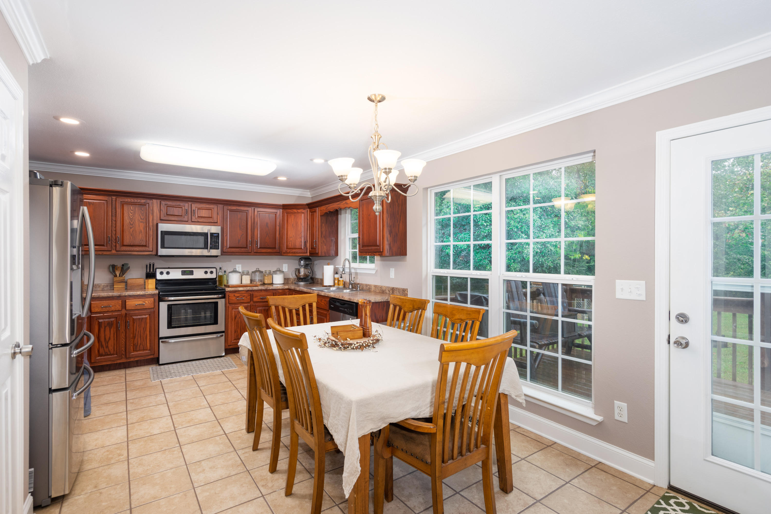 7232 Cane Hollow Road Hixson, TN 37343 - Photo 4 of 34 Eat-in Kitchen