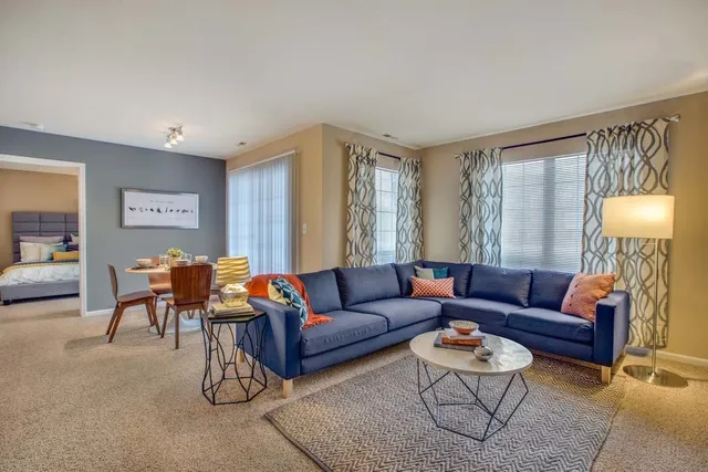 $1,749 | 158 MacArthur Drive, Unit 5323, Willowbrook, IL 60527