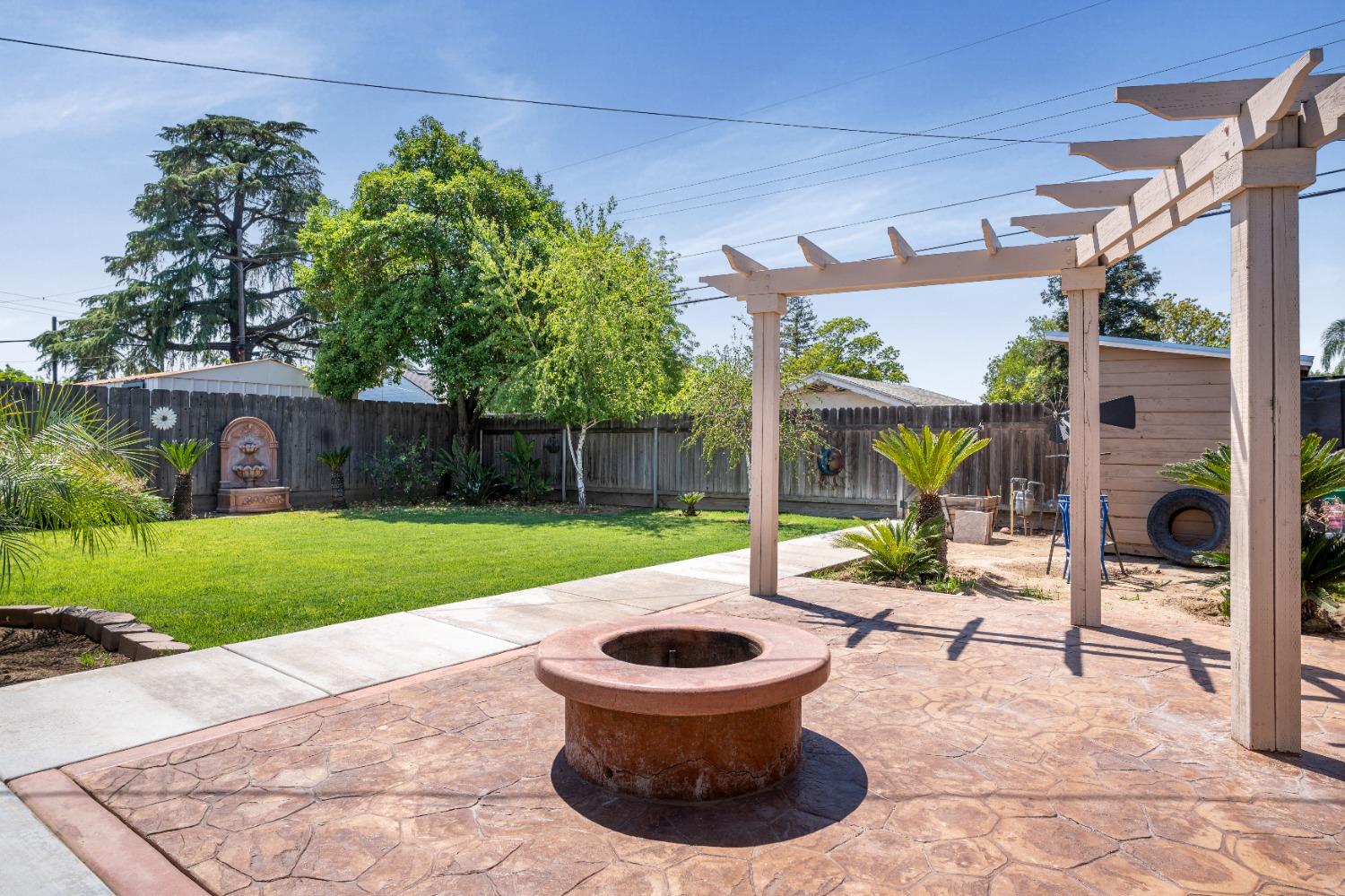 549 North Acacia Avenue Reedley, CA 93654 - Photo 14 of 36 Gallery Image 14