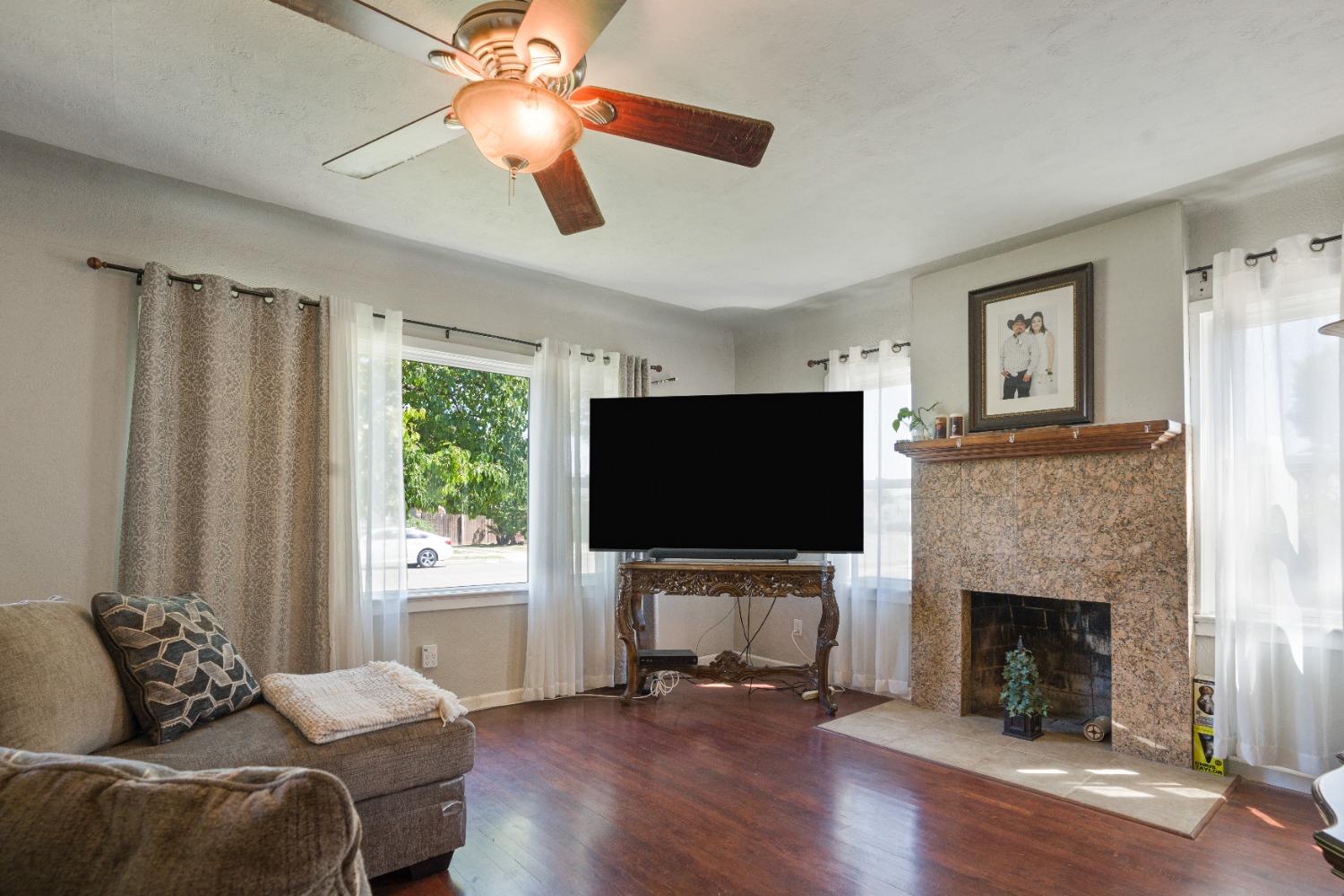 549 North Acacia Avenue Reedley, CA 93654 - Photo 18 of 36 Gallery Image 18