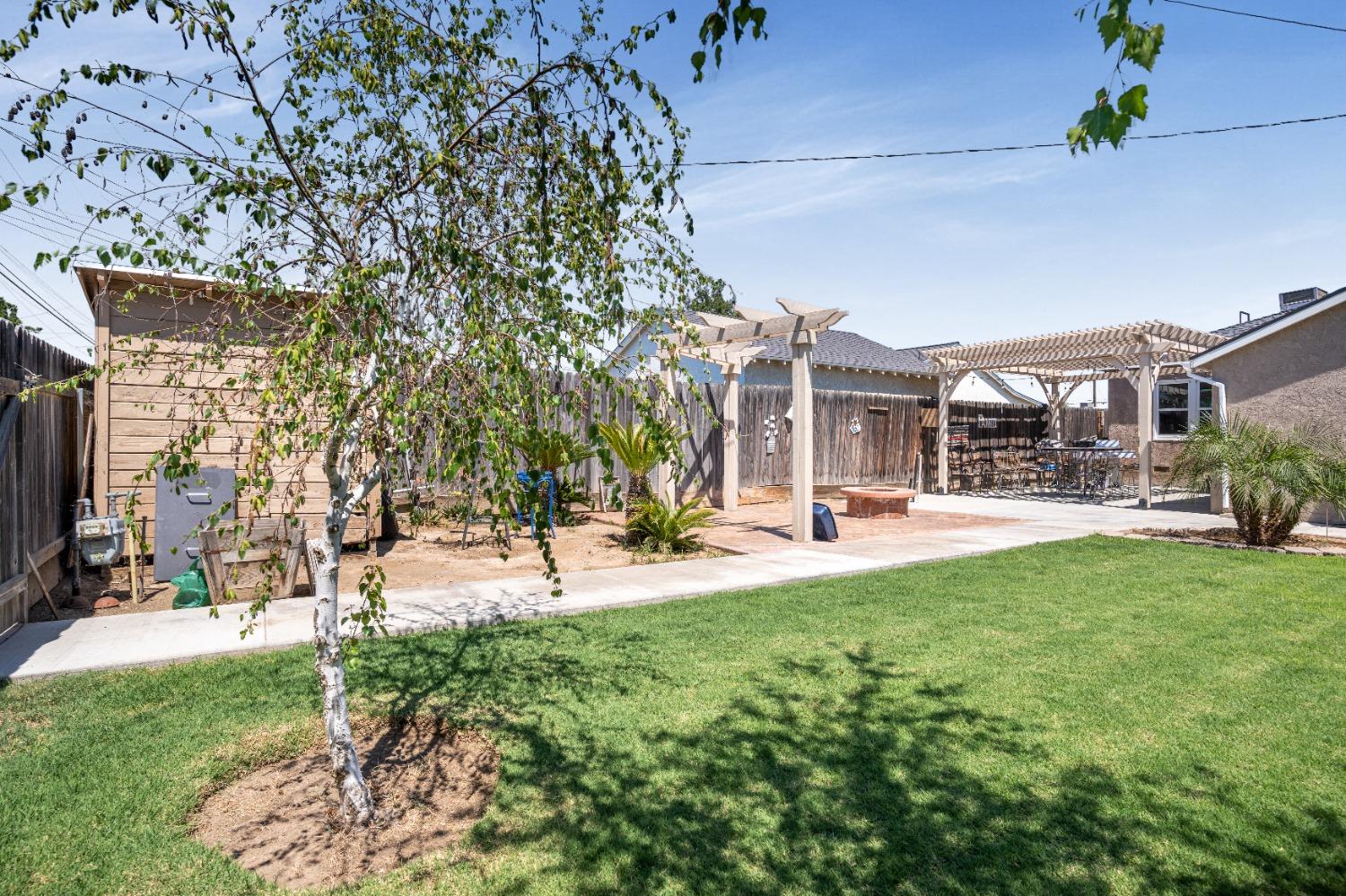 549 North Acacia Avenue Reedley, CA 93654 - Photo 8 of 36 Gallery Image 8
