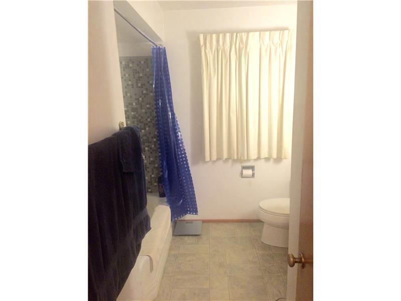 675 Mt Jackson Road New Castle, PA 16102 - Photo 8 of 10 Full Bath.