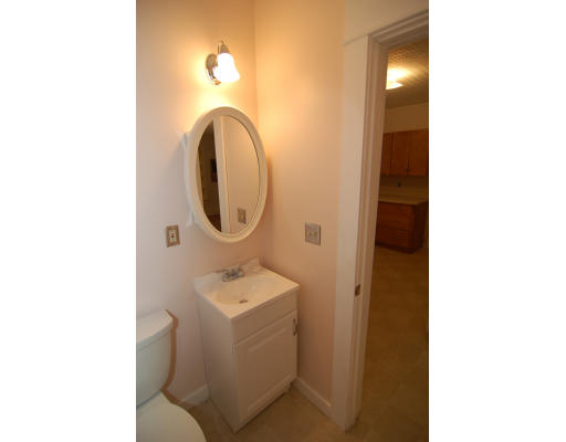 49 Meredith Street Springfield, MA 01108 - Photo 8 of 23 Gallery Image 8
