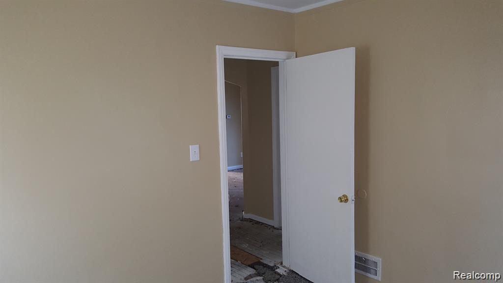 14876 Strathmoor Street Detroit, MI 48227 - Photo 5 of 14