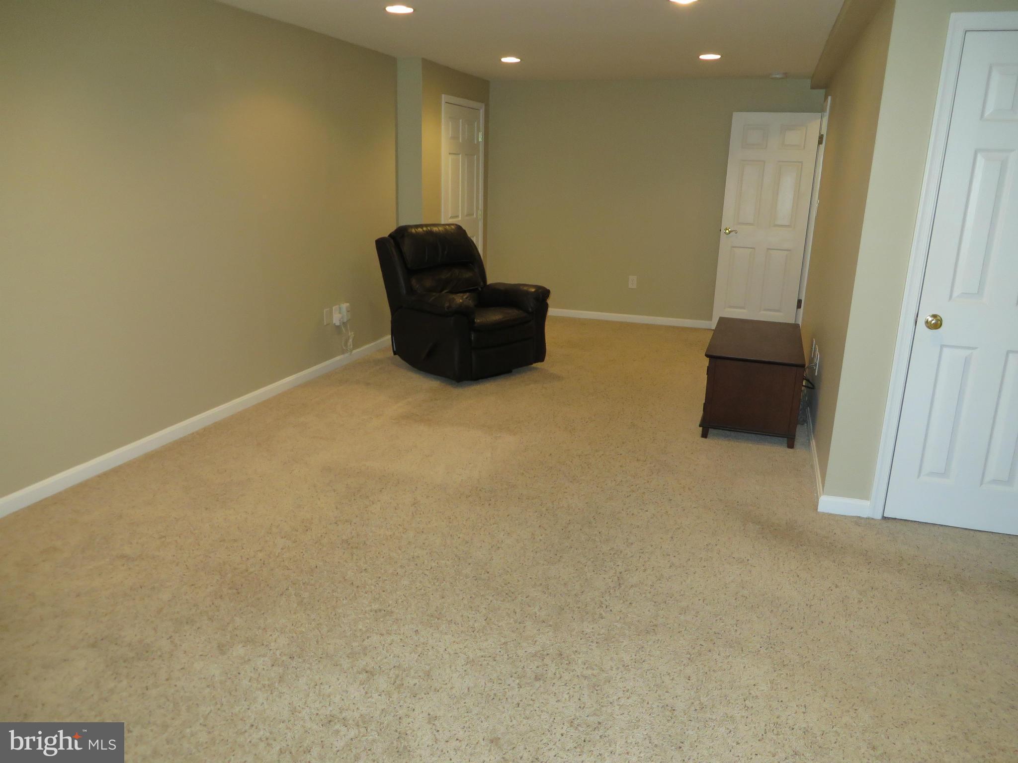 842 Sunny Chapel Road Odenton, MD 21113 - Photo 17 of 30 Family Room