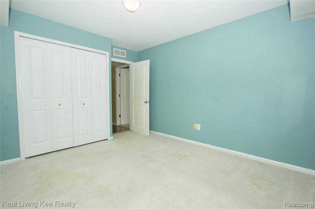 1673 Riverside Drive, Unit 6 Rochester Hills, MI 48309 - Photo 8 of 20