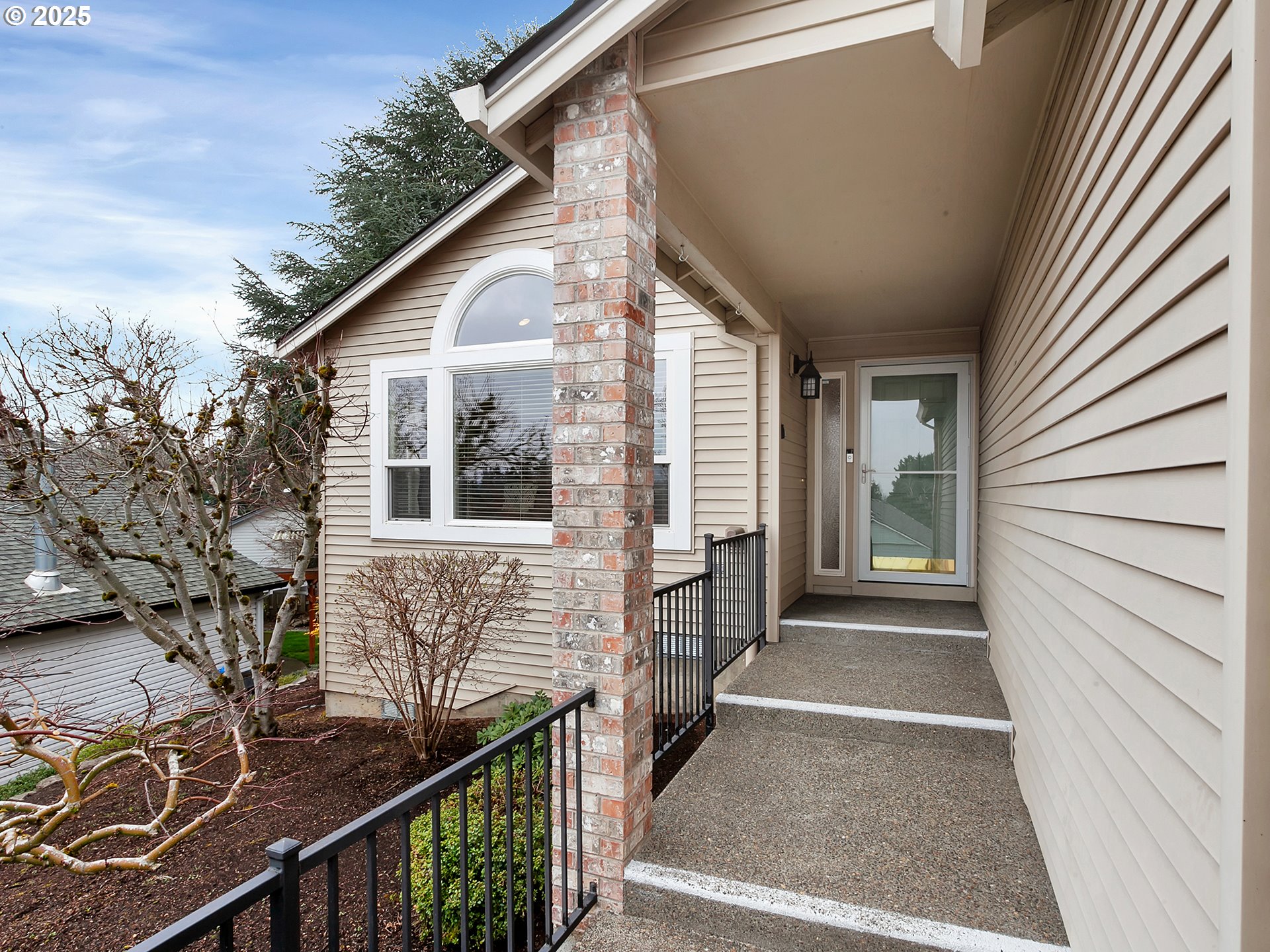 16029 Southwest Refectory Place Portland, OR 97224 - Photo 3 of 38 Porch