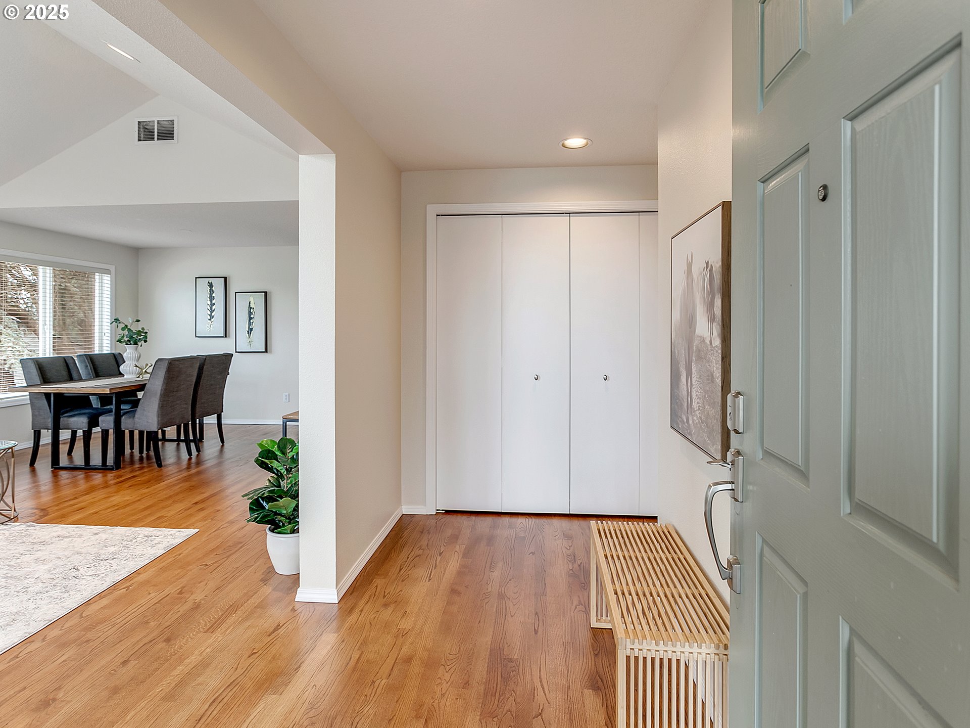 16029 Southwest Refectory Place Portland, OR 97224 - Photo 4 of 38 Entrance/Foyer