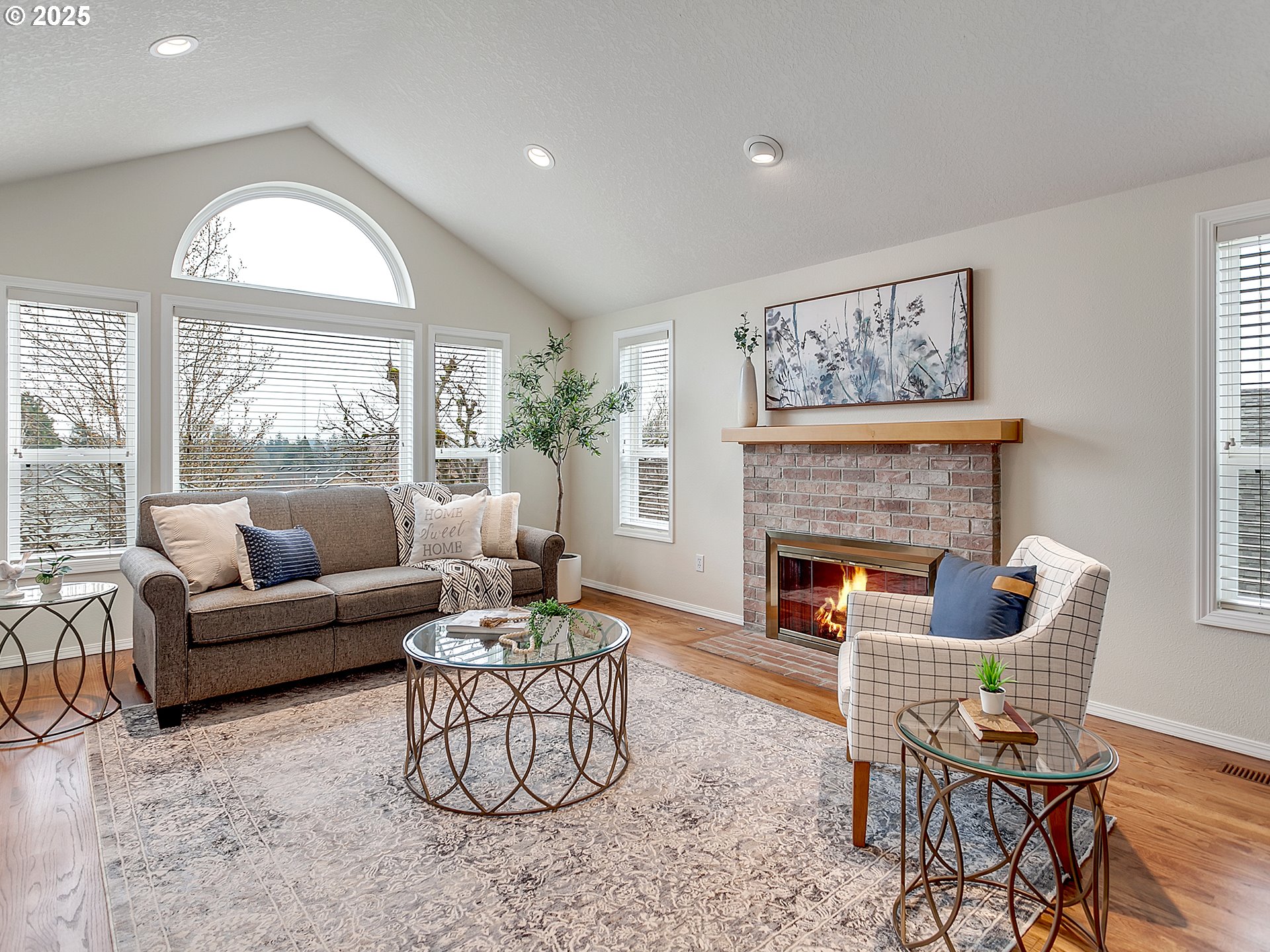 16029 Southwest Refectory Place Portland, OR 97224 - Photo 6 of 38 Living Room