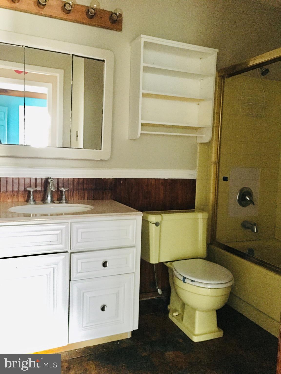 15 East Stokes Road Willingboro, NJ 08046 - Photo 19 of 26 2nd Bathroom