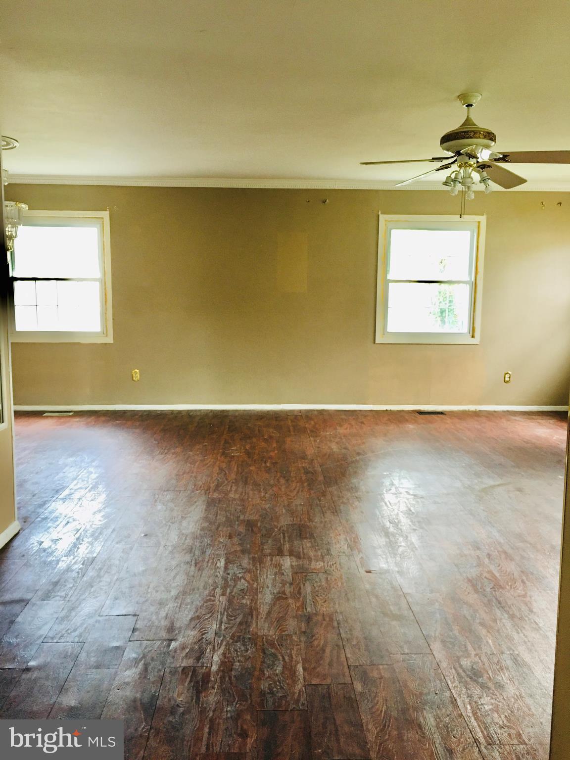 15 East Stokes Road Willingboro, NJ 08046 - Photo 6 of 26 Living Room