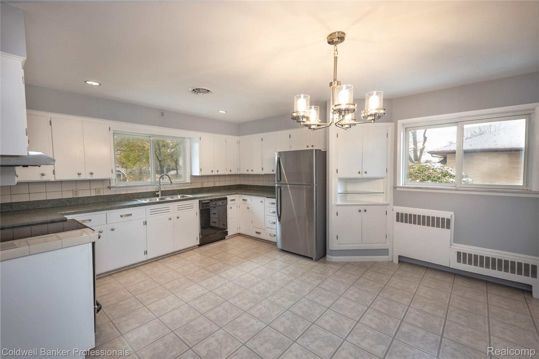 5849 Shattuck Road Saginaw, MI 48603 - Photo 6 of 41 0R5A7093.jpg