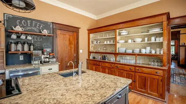 $925,000 | 616 Thorp Spring Road, Granbury, TX 76048