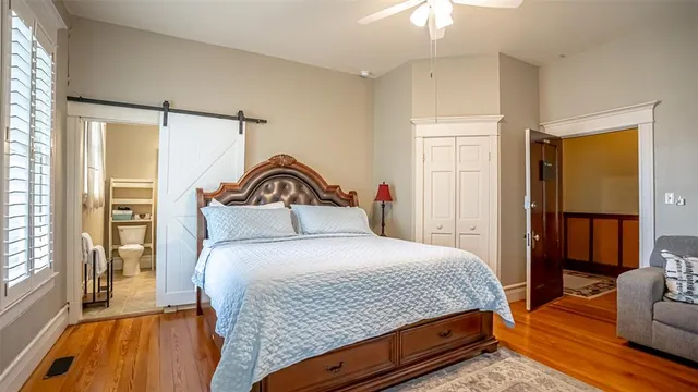 $925,000 | 616 Thorp Spring Road, Granbury, TX 76048