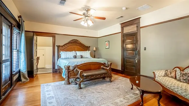 $925,000 | 616 Thorp Spring Road, Granbury, TX 76048