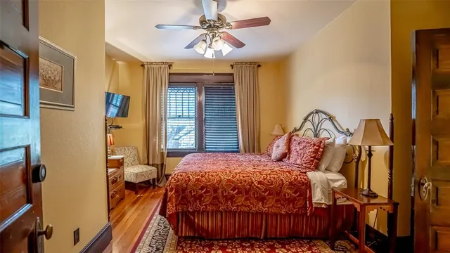 $925,000 | 616 Thorp Spring Road, Granbury, TX 76048