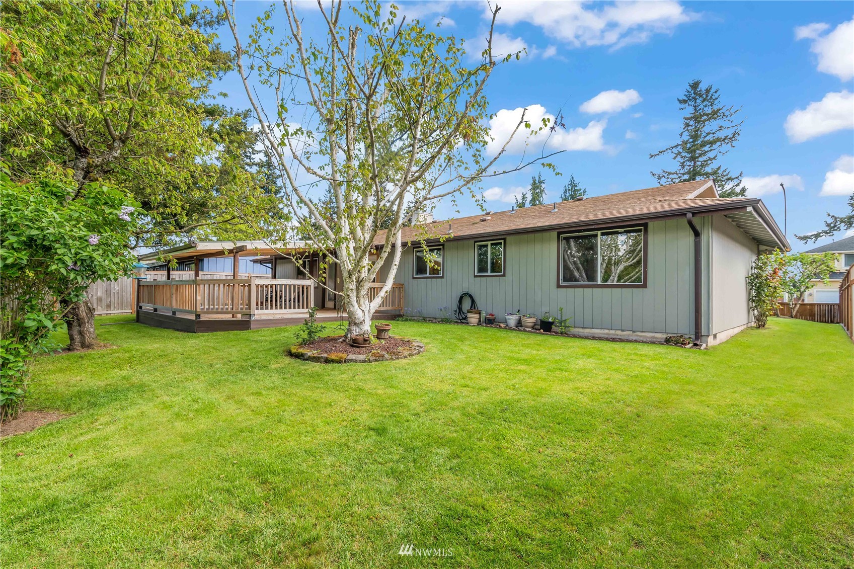28513 24th Avenue South Federal Way, WA 98003 - Photo 23 of 31 a view of a house with backyard and garden