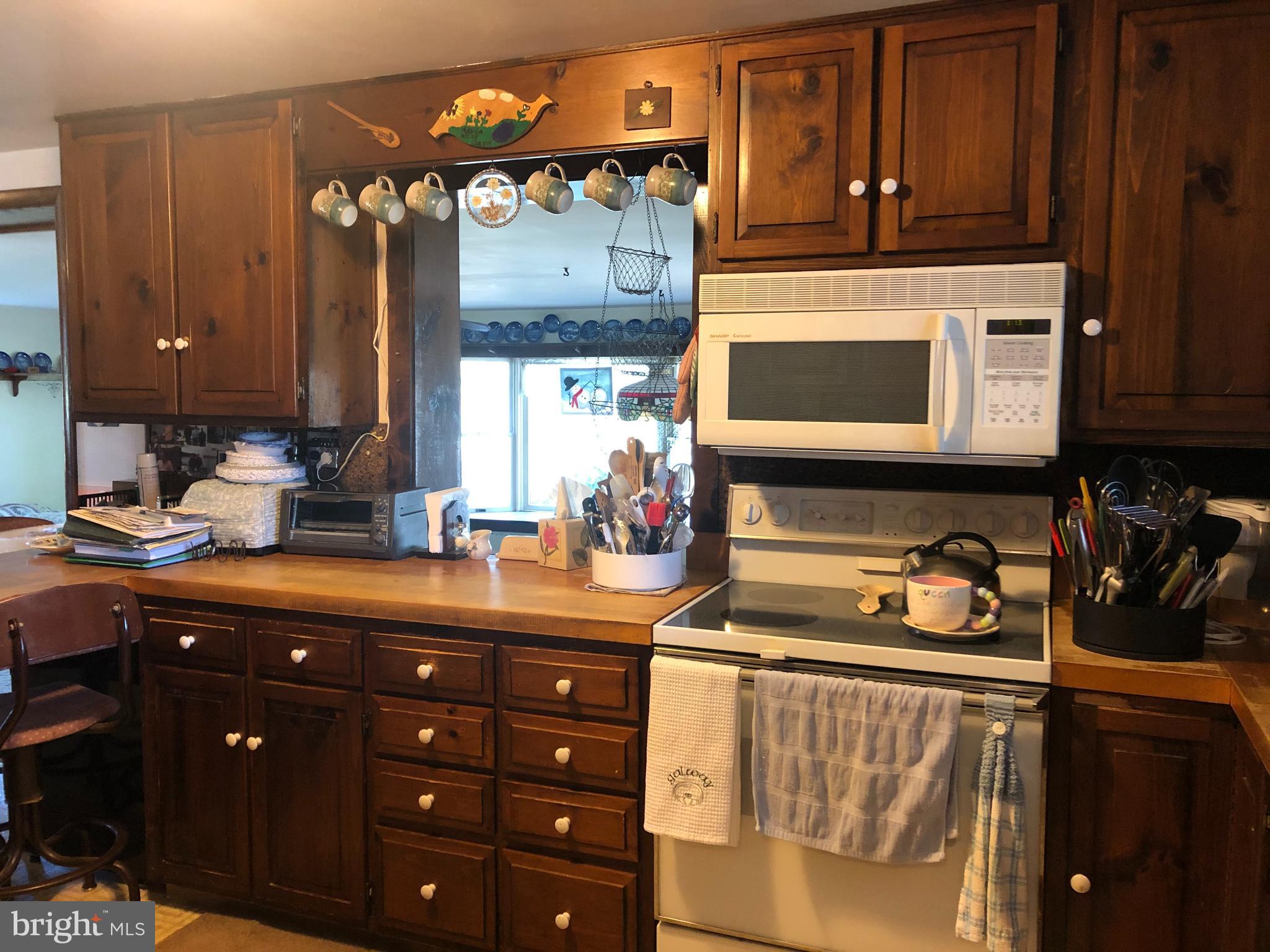 981 Lower State Road Warrington, PA 18976 - Photo 5 of 22 Kitchen