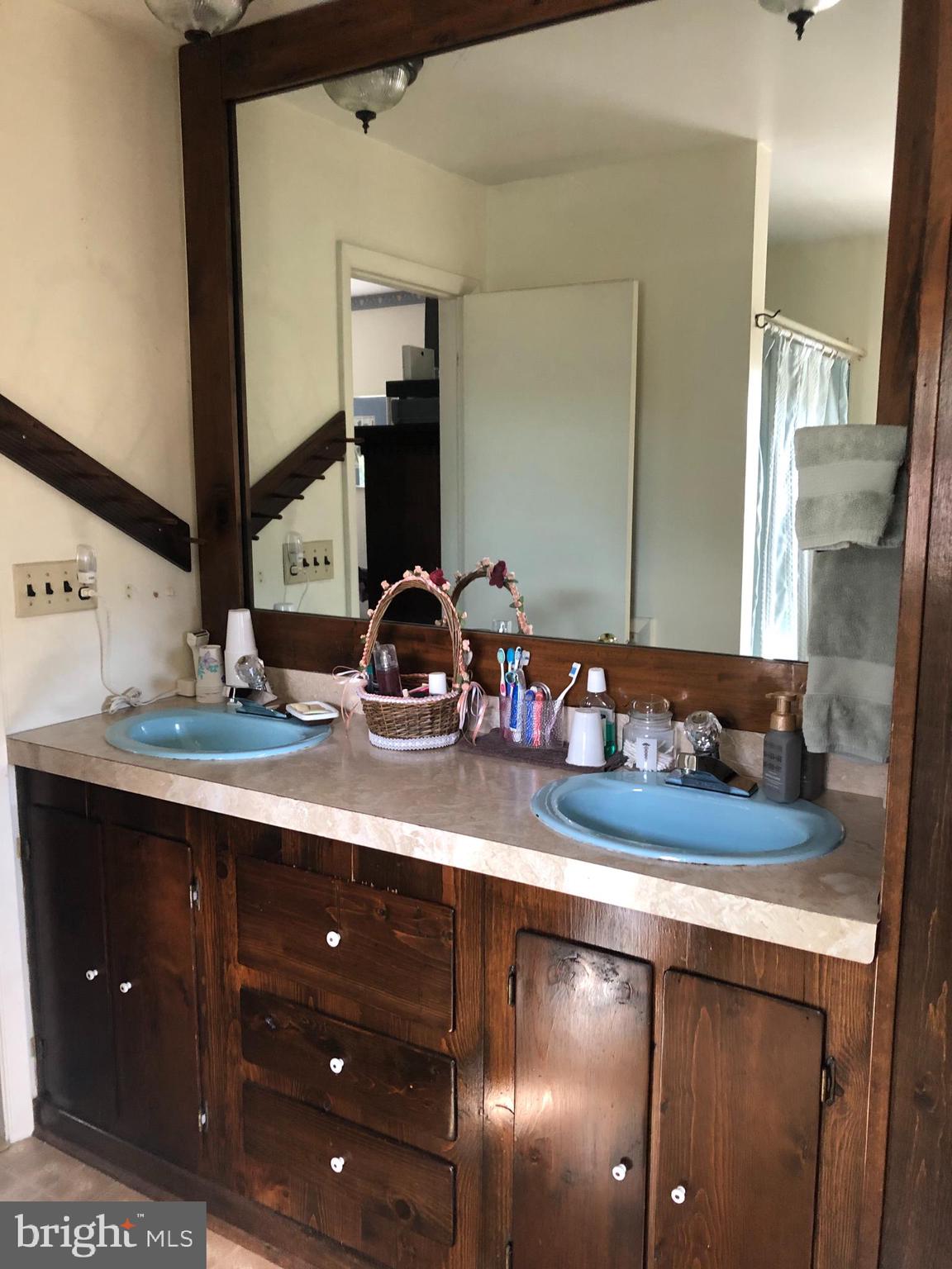 981 Lower State Road Warrington, PA 18976 - Photo 10 of 22 Second floor full bath