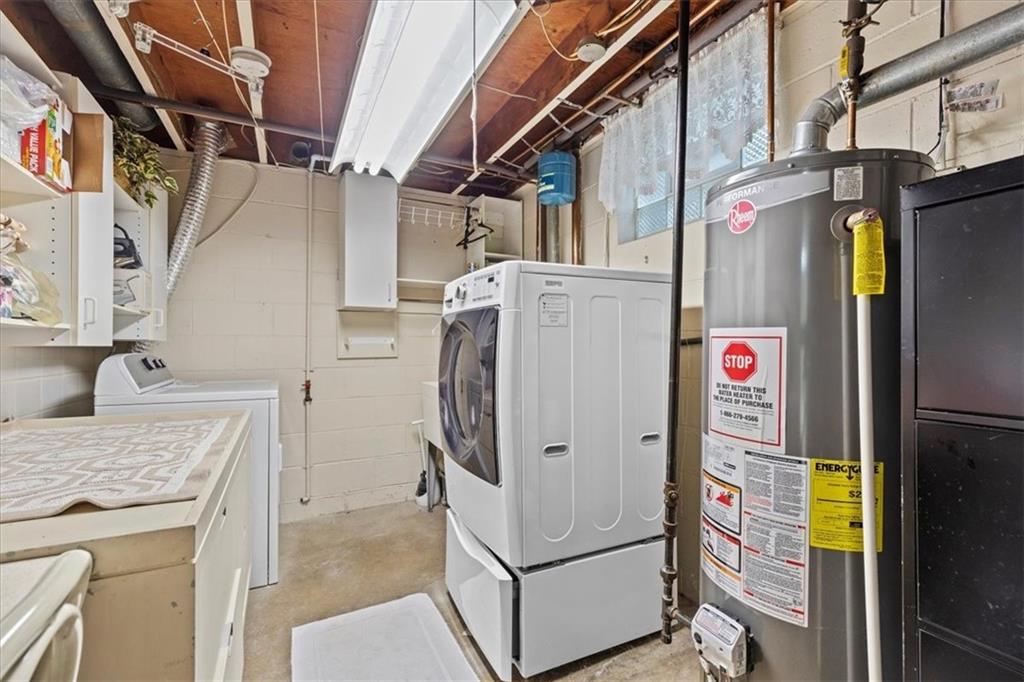 100 Morelli Drive Pittsburgh, PA 15237 - Photo 29 of 46 a utility room with dryer and washer