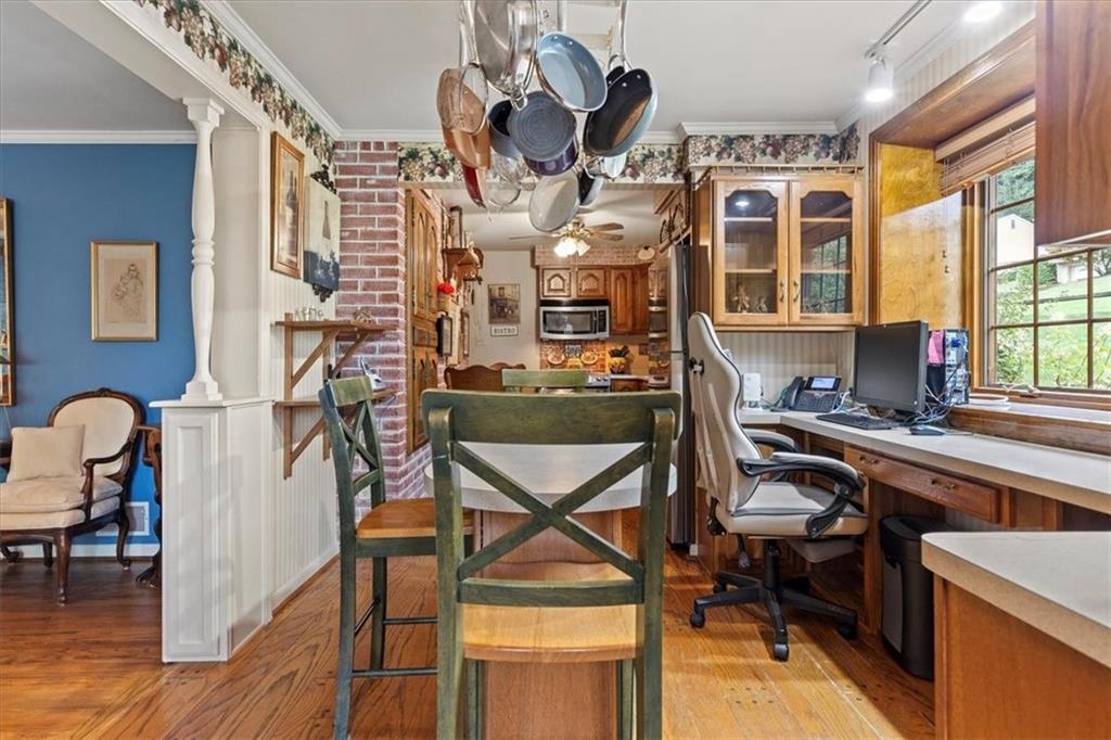 100 Morelli Drive Pittsburgh, PA 15237 - Photo 4 of 46 a very nice looking room with a large window