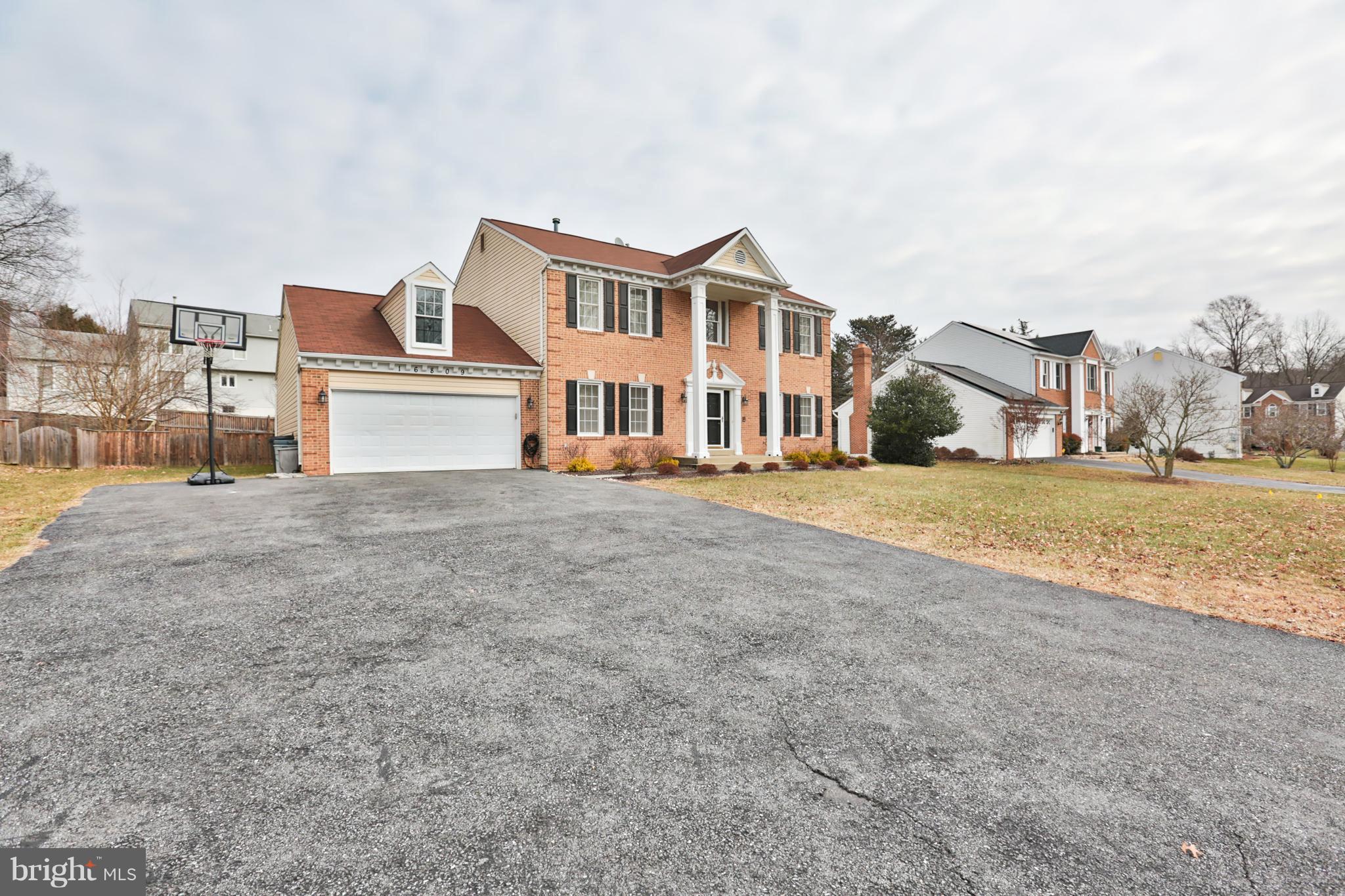 16809 Cashell Road Olney, MD 20832 - Photo 2 of 30 Spacious Driveway