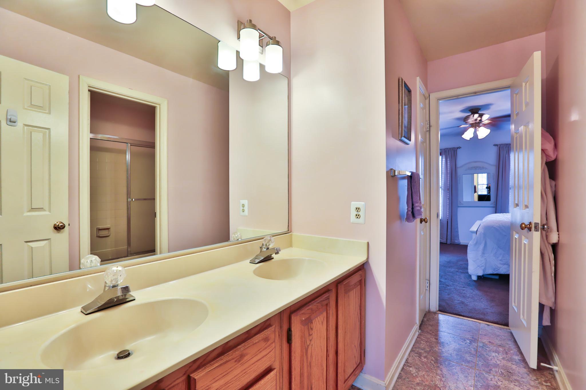 16809 Cashell Road Olney, MD 20832 - Photo 24 of 30 Full Bathroom.
