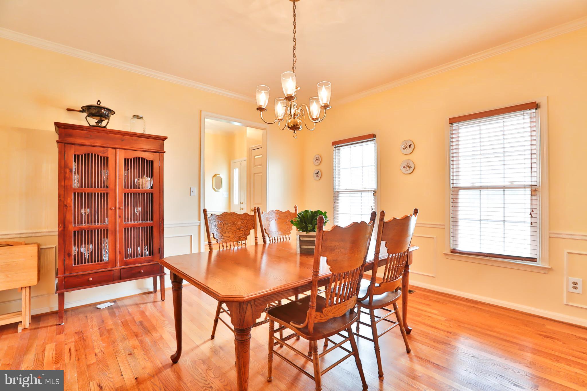 16809 Cashell Road Olney, MD 20832 - Photo 5 of 30 Bright and Spacious Dining Room