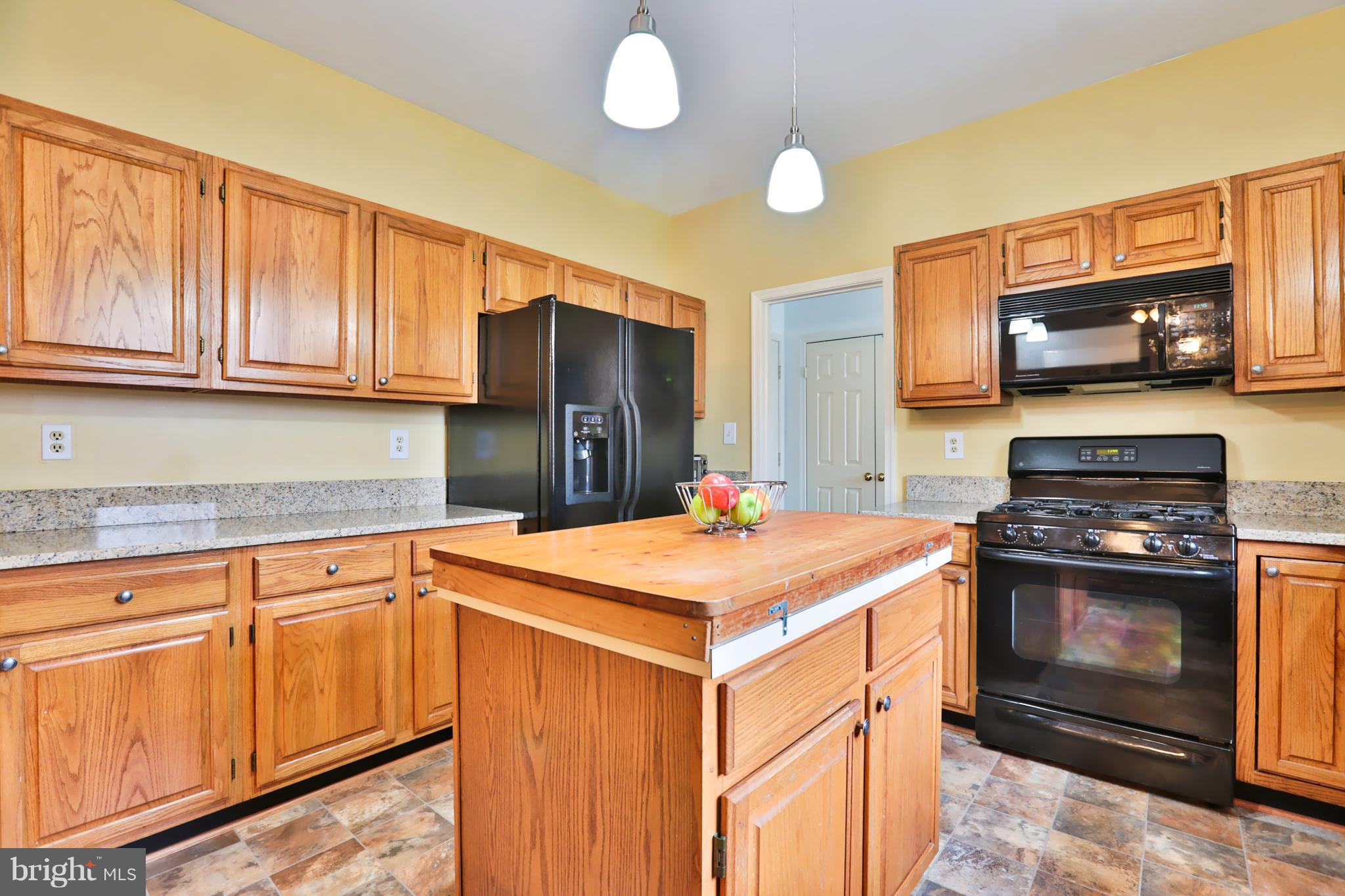 16809 Cashell Road Olney, MD 20832 - Photo 7 of 30 Kitchen with Updates