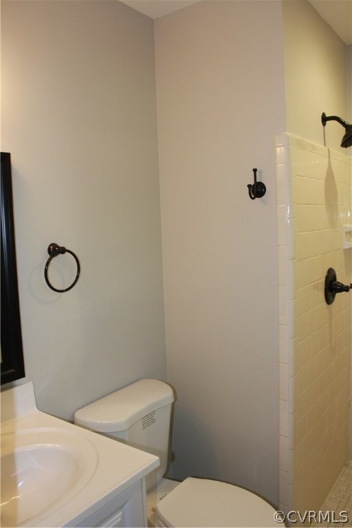 4009 Hidden Valley Road Chester, VA 23831 - Photo 18 of 22 a view of a bathtub in a bathroom
