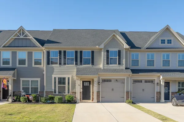 $319,900 | 39 Moss Holw Way, Simpsonville, SC 29680
