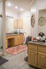 6033 Belpree Road Amarillo, TX 79106 - Photo 13 of 22 master bath