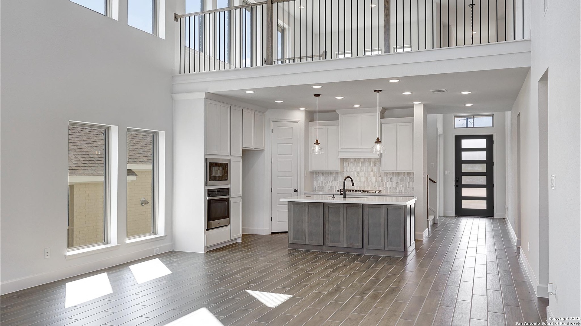 233 Hidalgo Boerne, TX 78006 - Photo 13 of 32