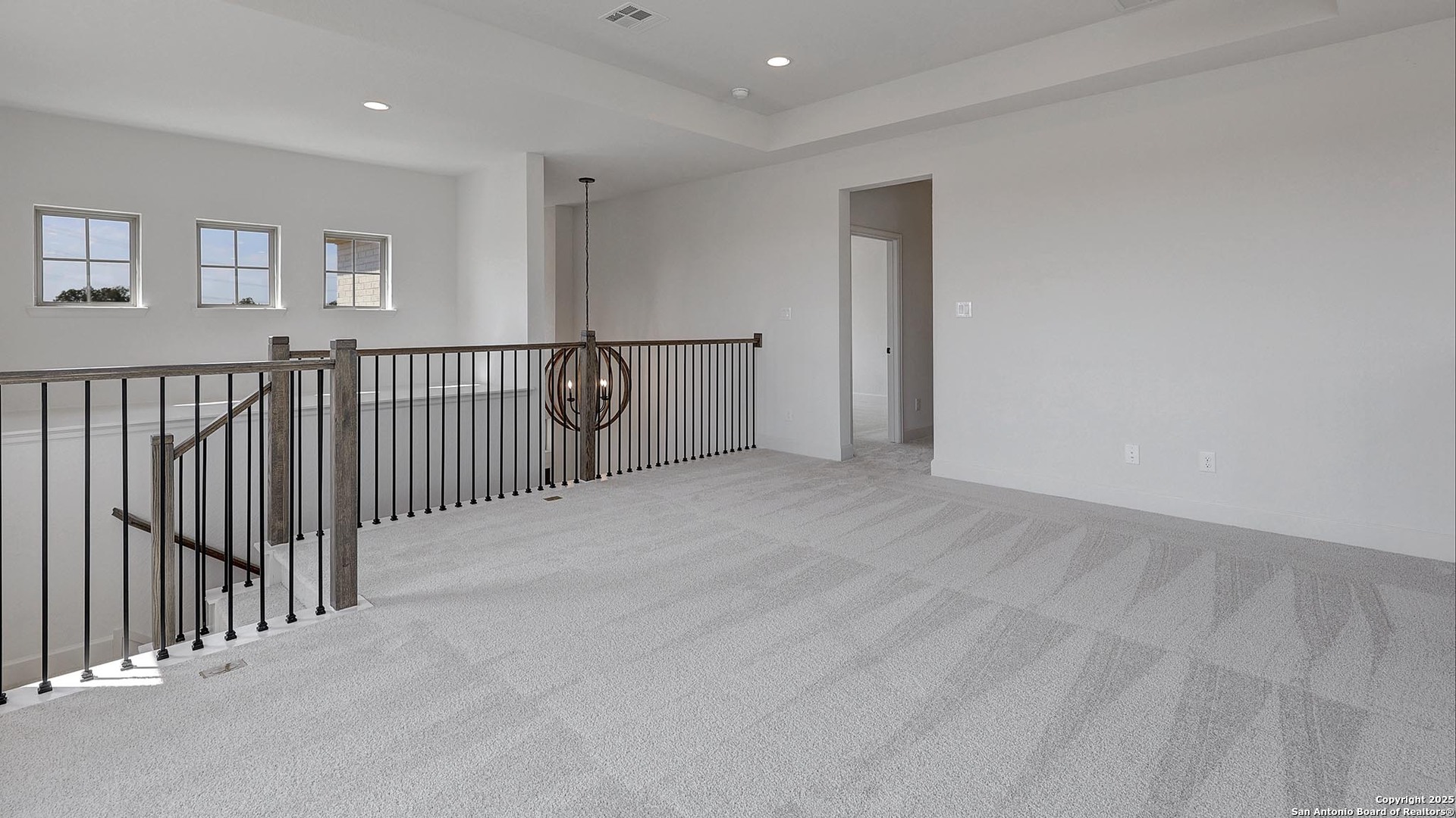 233 Hidalgo Boerne, TX 78006 - Photo 22 of 32 a view of a hallway