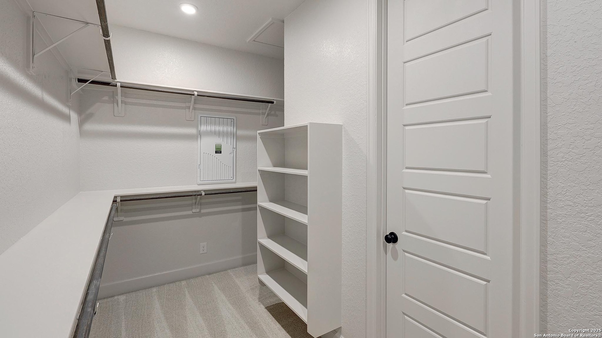 233 Hidalgo Boerne, TX 78006 - Photo 25 of 32 a storage room with cabinets