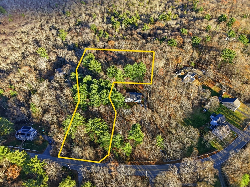 165 R Summer Street Scituate, MA 02066 - Photo 1 of 4 a view of a garden