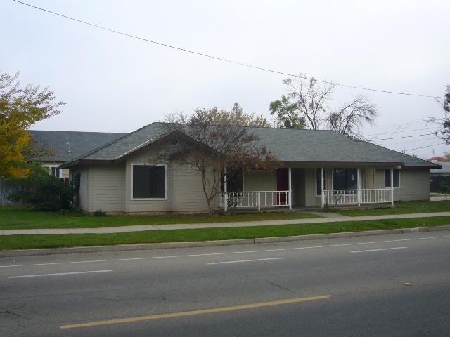 1430 13th Street Reedley, CA 93654 - Photo 1 of 9