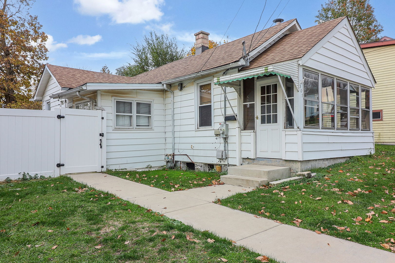 307 Stephen Street Lemont, IL 60439 - Photo 1 of 10 Gallery Image 1