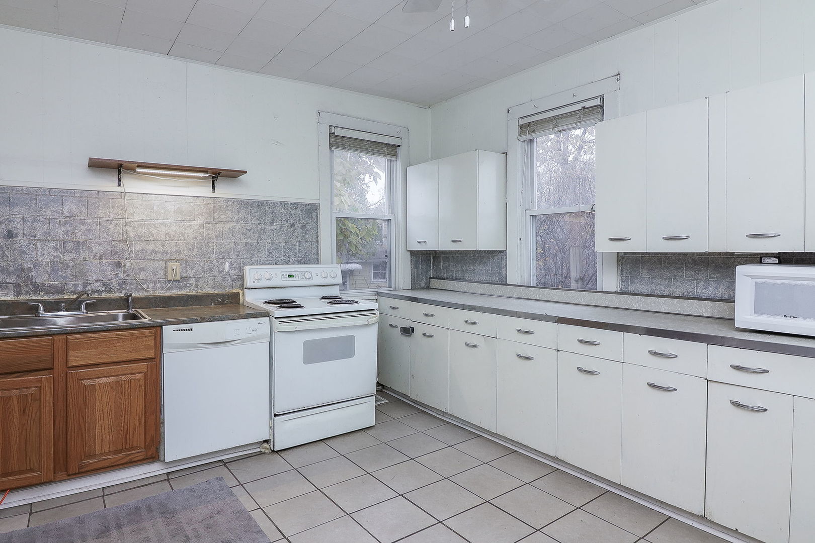 307 Stephen Street Lemont, IL 60439 - Photo 4 of 10 Gallery Image 4