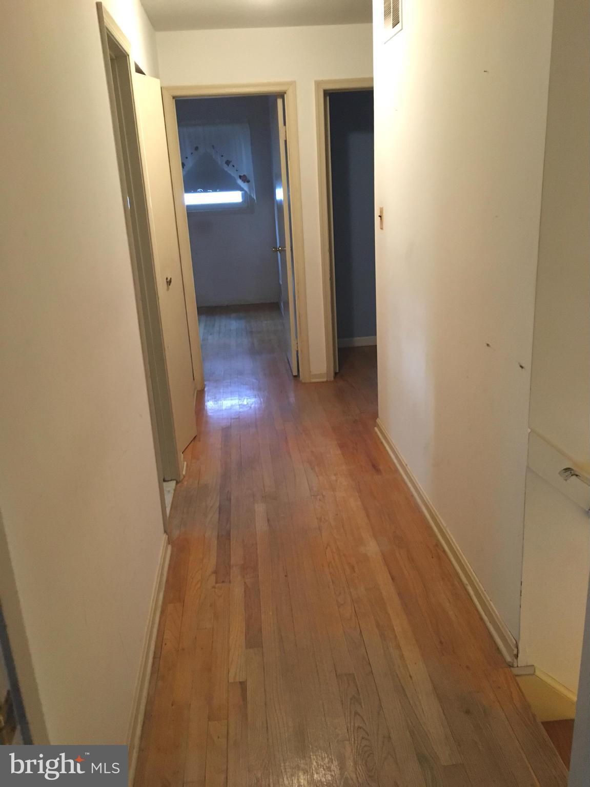 7713 Bock Road Fort Washington, MD 20744 - Photo 13 of 25 Hallway - 2nd Level