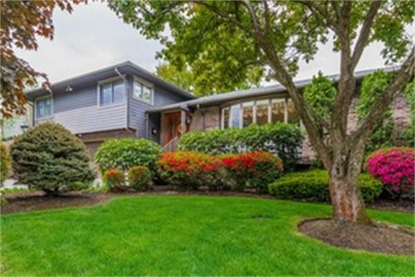 10 Yorkshire Road Marblehead, MA 01945 - Photo 1 of 24 Gallery Image 1