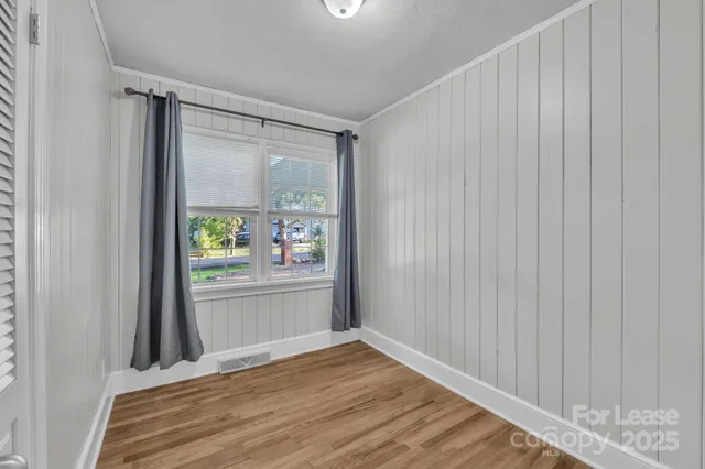 $1,700 | 5212 Wales Street, Charlotte, NC 28269