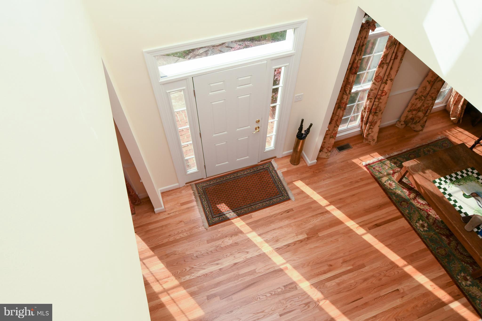 11106 Tommye Lane Reston, VA 20194 - Photo 2 of 29 Large Two Story Entry Foyer