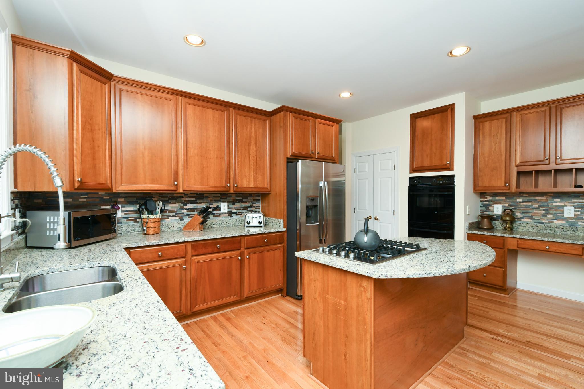 11106 Tommye Lane Reston, VA 20194 - Photo 14 of 29 Kitchen