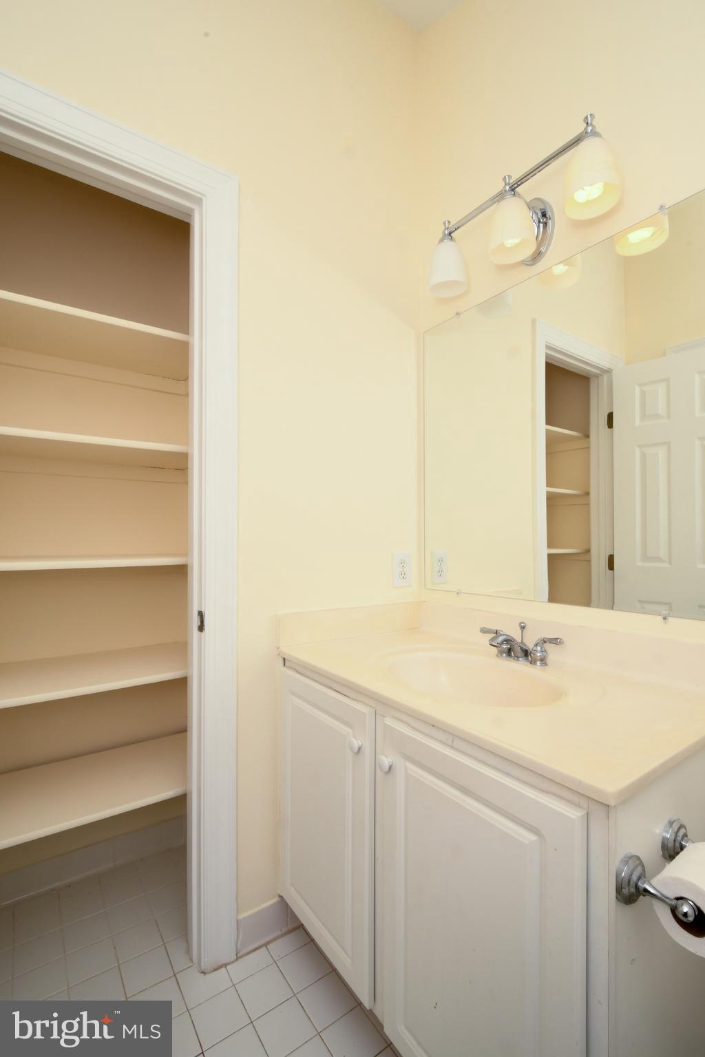 11106 Tommye Lane Reston, VA 20194 - Photo 26 of 29 Bath