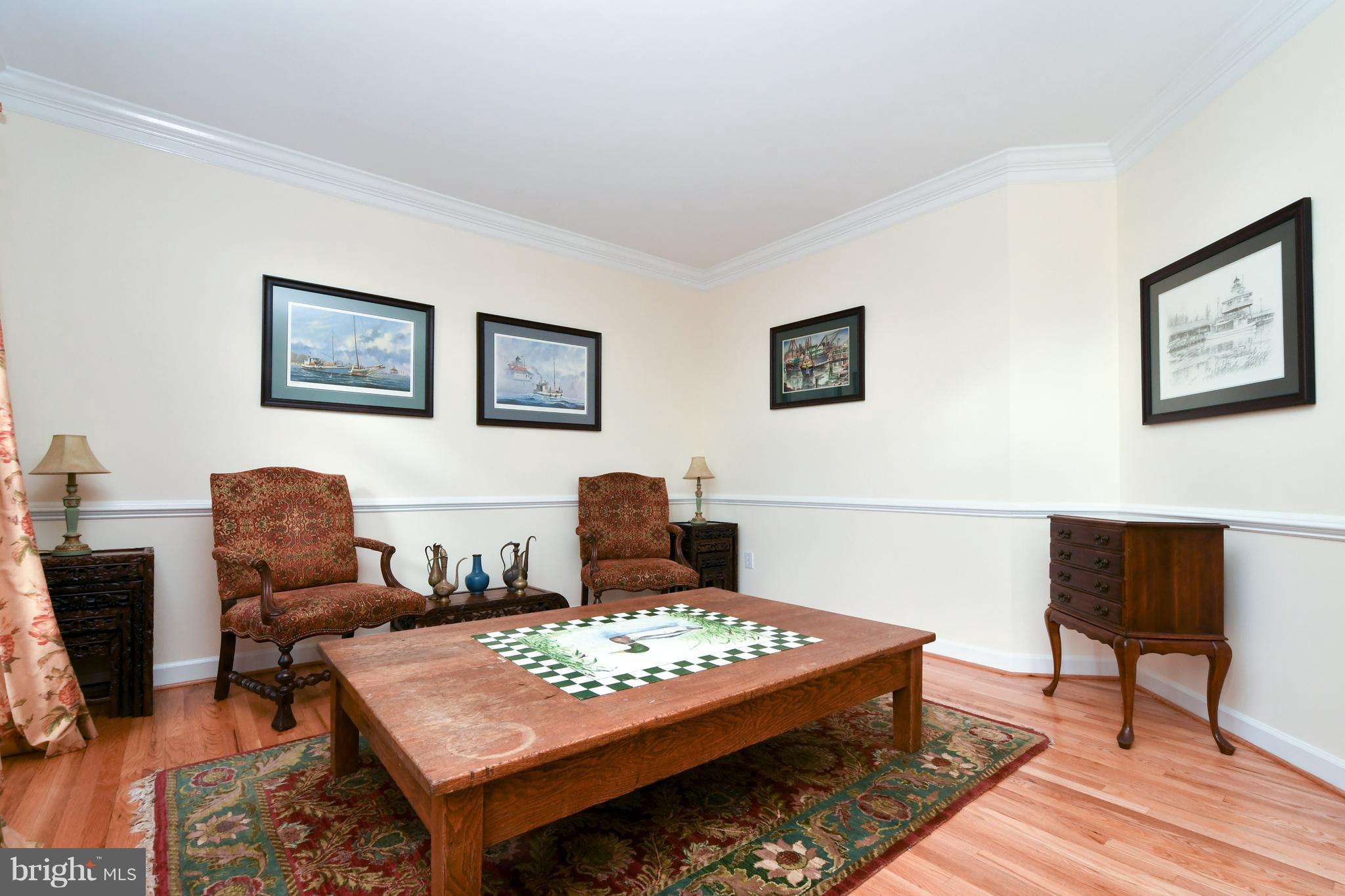 11106 Tommye Lane Reston, VA 20194 - Photo 7 of 29 Living Room